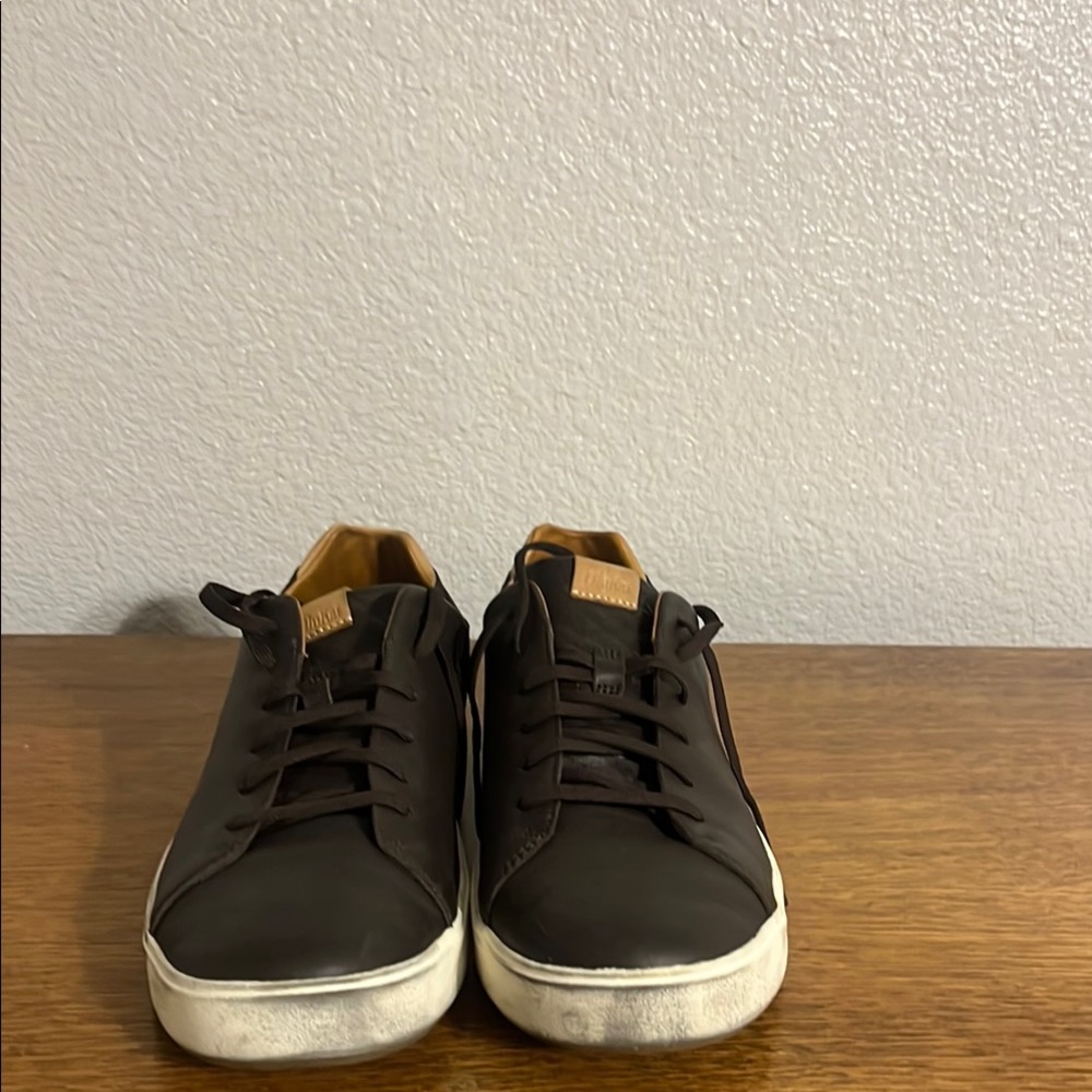 Men's OluKai
Dark Java used sneaker